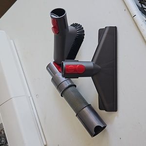 Dyson cleaning accessories kit